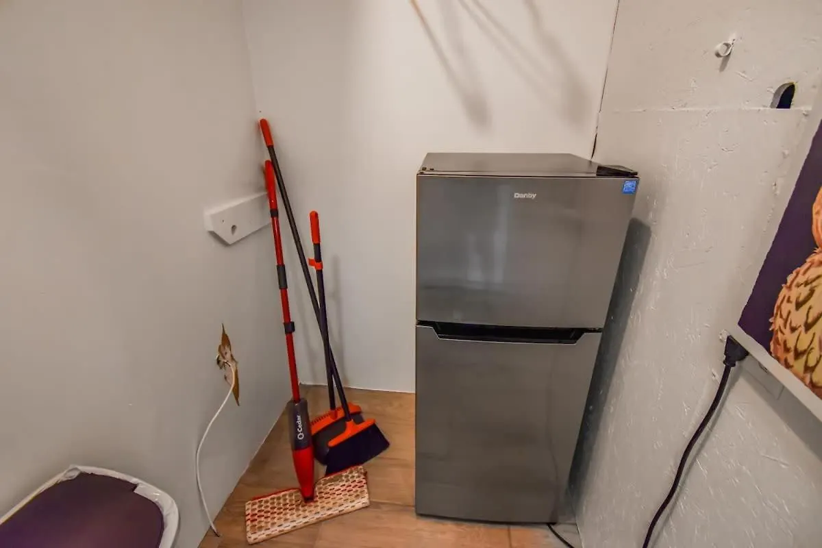Spacious Studio With King Bed & Fast Wifi دنفر 0*,